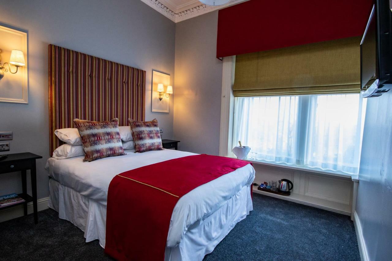 The Georgian Hotel Coatbridge Extérieur photo