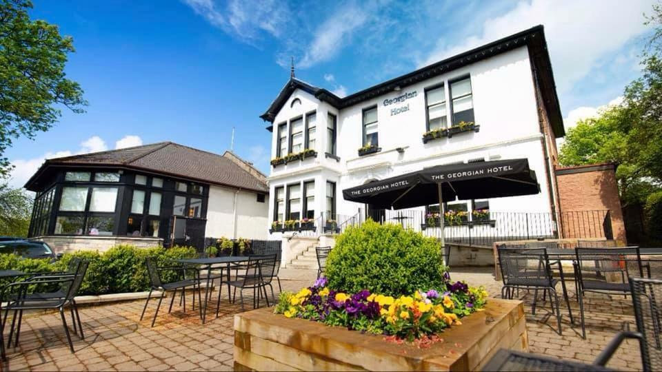 The Georgian Hotel Coatbridge Extérieur photo